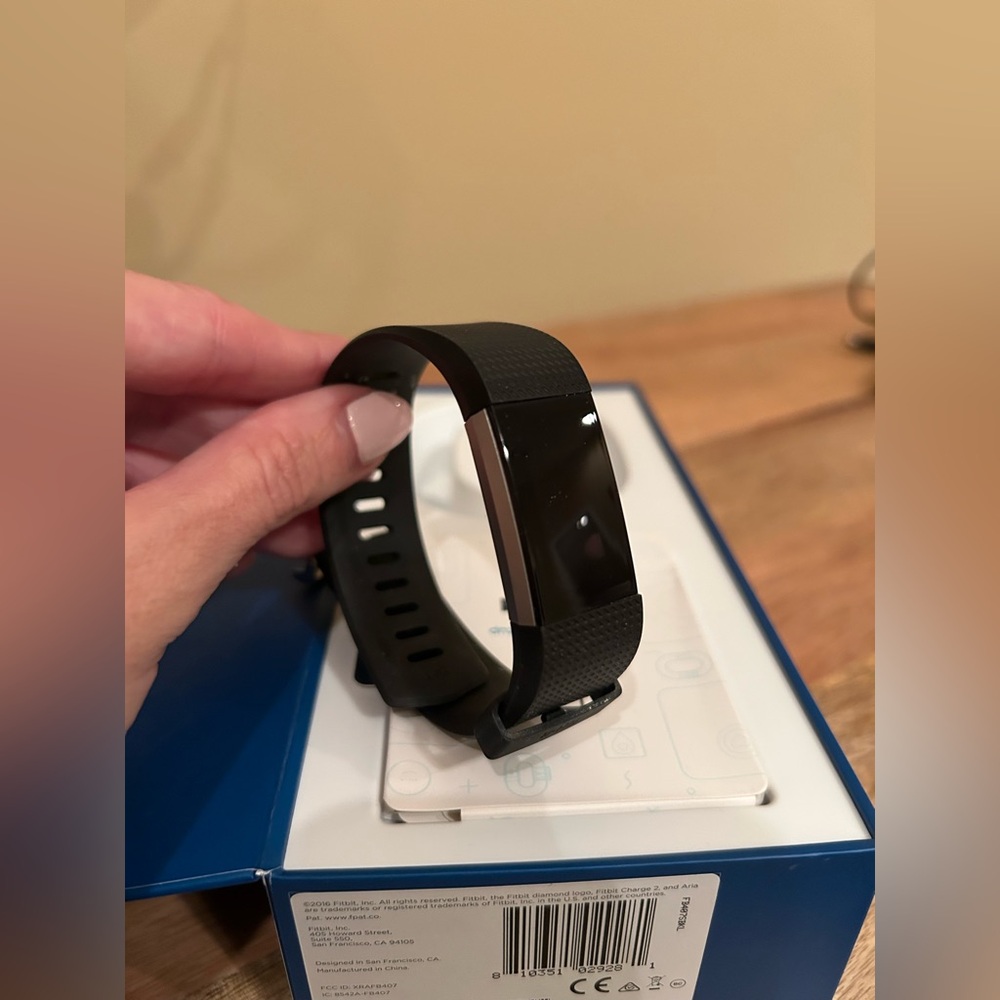 Fitbit Charge 2 Black Smartwatch - Picture 6 of 7